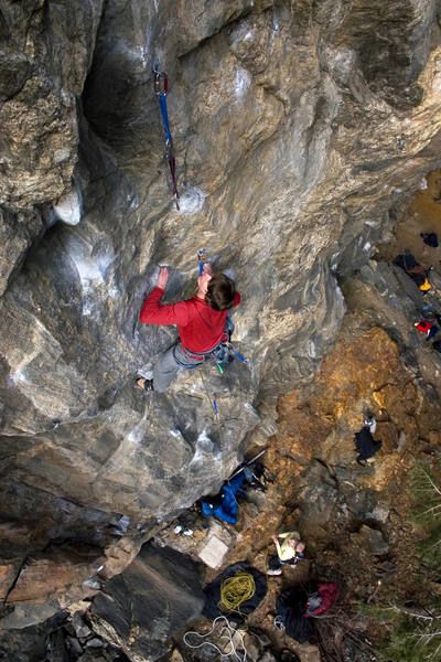 Brian leading. Working the crux. (November 4th, 2006). <br>
Photo by Dave Fiorucci.