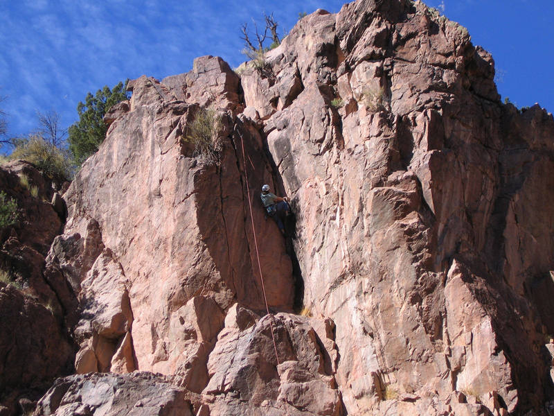 Rachael in the thick of it on the second pitch of Double Sidewinder Splitter