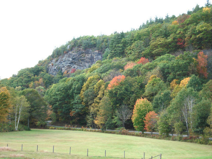 main cliff in the autumn... beautiful... sorry its not the best picture but the colors are great...