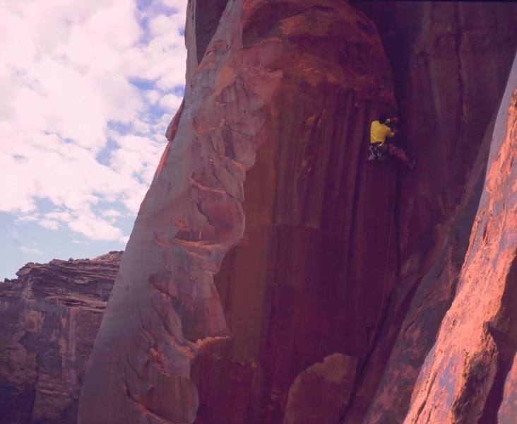 Tony Bubb leads 'Knee Grinder (5.9+)' at the Ice Cream Parlor.  Not difficult technically, but a little physical. Photo by Dave Stewart, 2004.