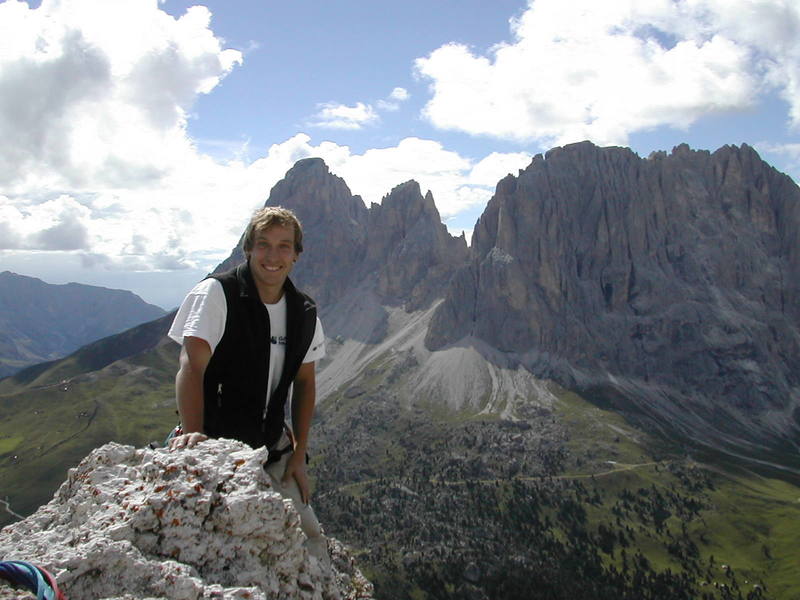 On top of the "Seconda Torre Del Sella"<br>
the Rosengarten Gruppe is in the background.