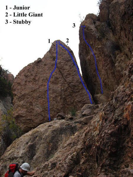 Little Giant is the middle of the 3 routes, on the right arete.