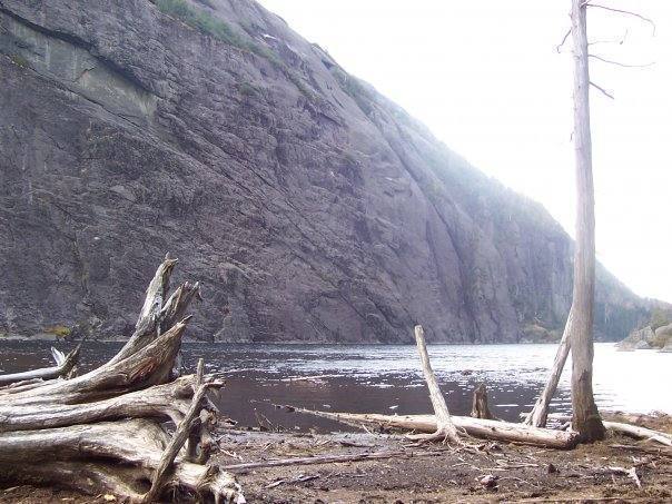 The cliffs of Avalanche Lake