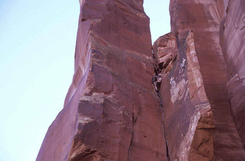 Nearing the notch and the start of the 'bolt ladder'.