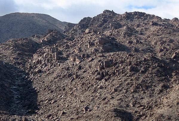 The Safe Zone is the scattered boulders above and to the right of the drainage.<br>
Photo by Blitzo.