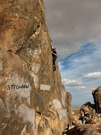 Climbing at Ghost Rd.<br>
Photo by Blitzo.