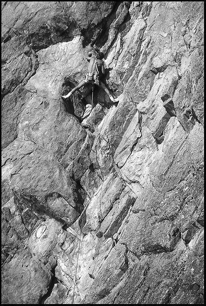 Paul Van Betten on an unrecorded FA at Cave Rock, NV.<br>
Photo by Blitzo.