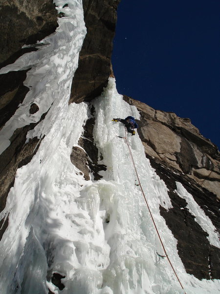Blue skies, no crowds, warm enough to climb with out gloves, but not dripping.<br>
<br>
Is this really RMNP in January ??