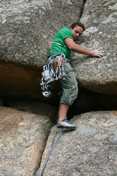 Mark Sellers loosing his hand in the crack.<br>
<br>
Photo: Dave Fiorucci.