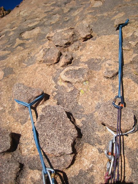 A chickenhead belay in the Stronghold