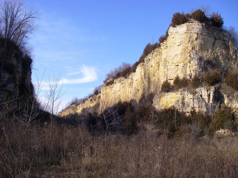 Striking walls but limestone choss.  Mines of Spain, Dubuque, IA.