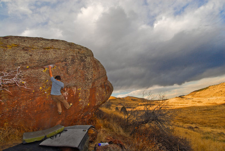 Steve on the Little Wing problem. Cool boulder with some really fun problems on it. 