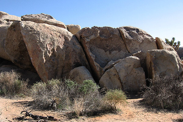 Arete Boulders, as seen from the parking lot.