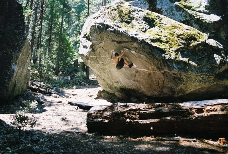 Bouldering in Yo Valley