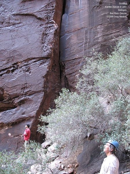 Karsten, Larry, and the bottom of "Black Pearl."  Don't you wish you knew what else they were looking at?