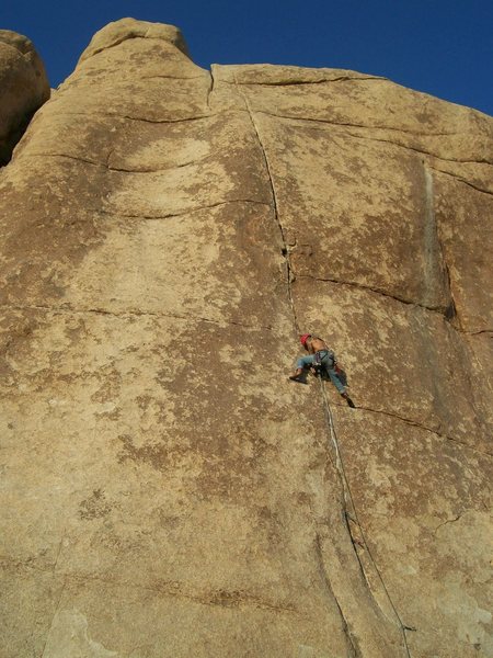 After several attempts and falls at the crux on a #4 red TCU (Metolius), I finally made the move! Thanks Jeff for the catches belaying me, and Sean and Lee for the support!