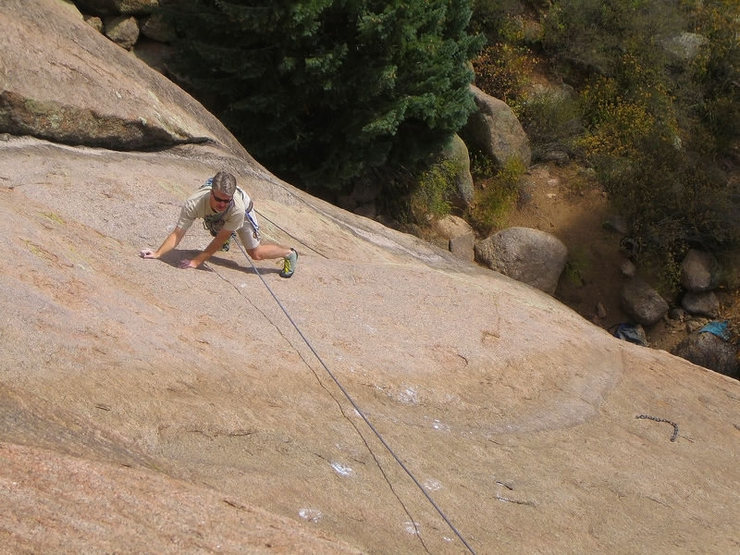 Shaun Weller negotiates the slabby runout section on the "left variation"?