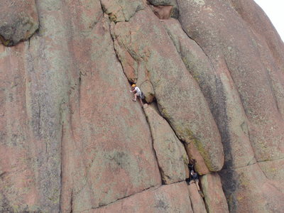 Unknown climbers on 3rd pitch.