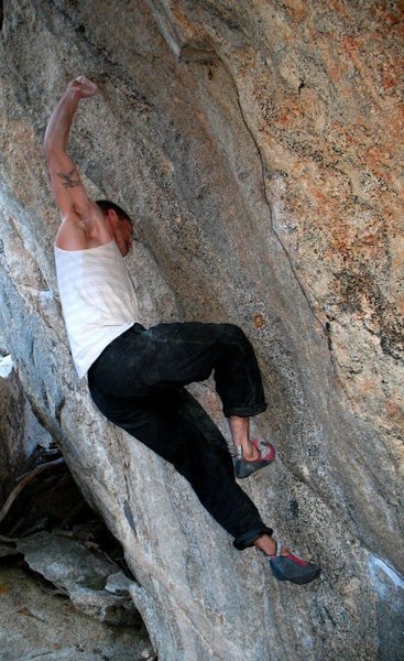 Nic O making the reachy gaston on the FA of Vesper (V10), Tramway