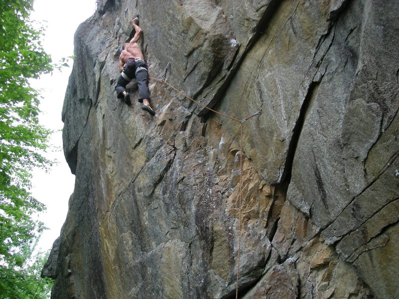 E-man climbs (then downclimbs and reclimbs) Dikenstein.