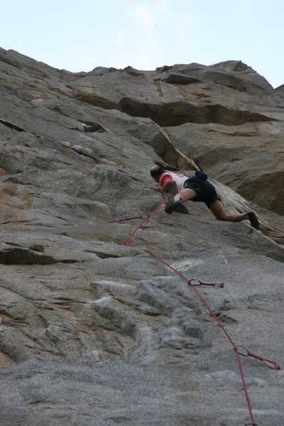 Passing another bulge on Trundle Trophy, 5.10d