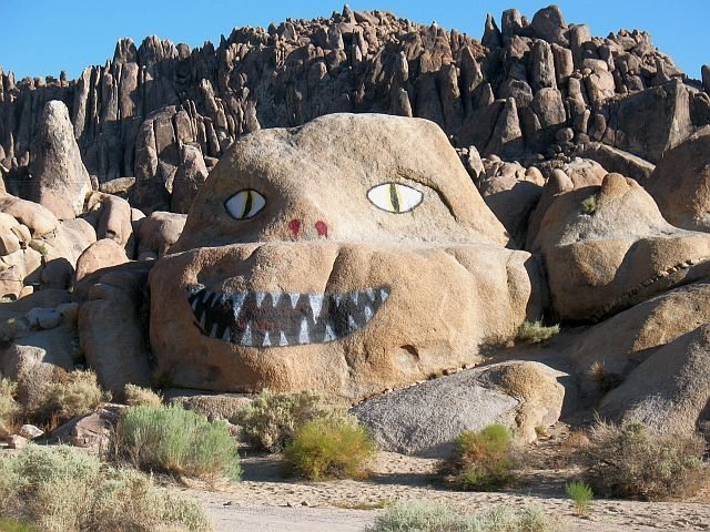 Roadside rock art, Alabama Hills