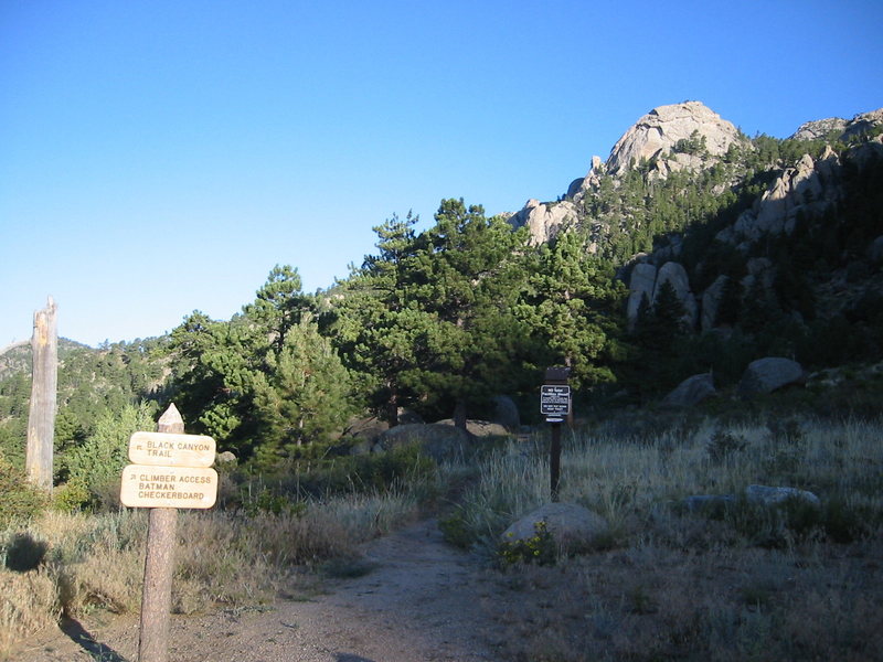 Trail up to Batman Rock and Pinnacle.