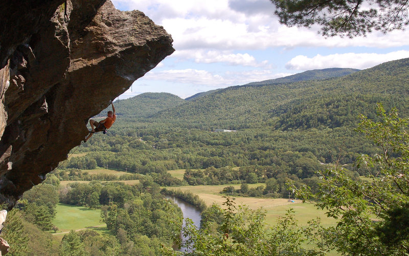 Muel clipping his way up this pumpy line.