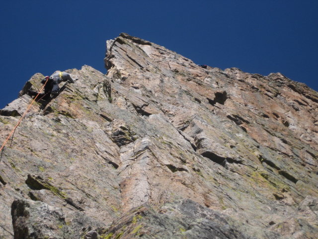 approaching pizza pan belay on Petit G