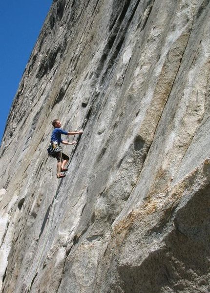 Kris Solem leading P1, Esto Power. Photo by Guy Keesee, August 2006.