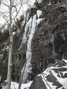 Another intriguing line to the left of the main wall.