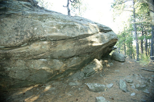 Many ways to do this boulder, the end of one and the start of another is like the dish lip/horn that can be seen in the background and middle right of photo.