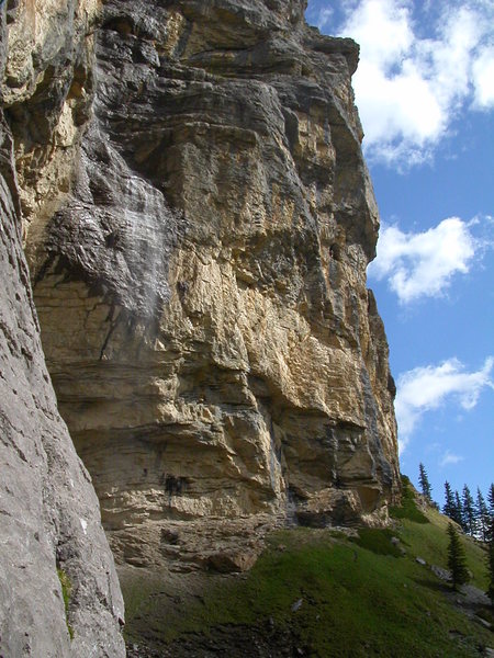 Cheselenflue - with the steep Chaltbach sector on the right, and part of the Meteorit sector just visible on the left edge of the pic.