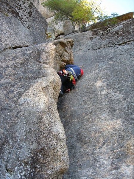 Ben Natusch leading Upper Refuse, Cathedral Ledge