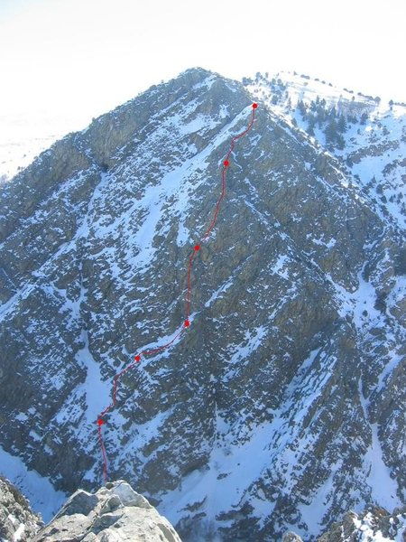 Rough Topo of the alpine simulator. When entering the gap it climbs the obvious 800ft prow in the center of the face. A super classic winter adventure!