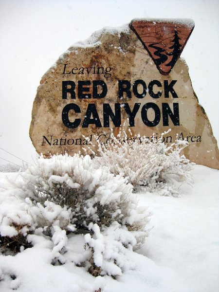 Red Rock Canyon getting blasted with snow. Sorry visiting climbers.<br>
<br>
Taken 12/17/08