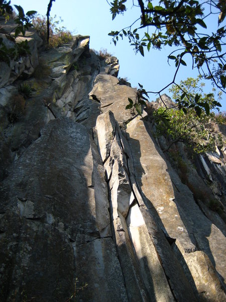 the start of Las Hormigas, for reference. if you zoom in you can see the twin crack excellence near the top of p2 and the finishing wide crack to the pillar top.<br>
<br>
the photo doesnt do the line justice. its just to find the start of the route.