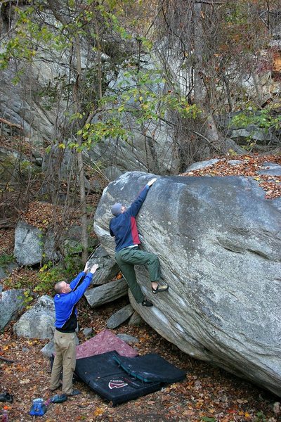 Classic Rumbling Bald sloping topout (V3)