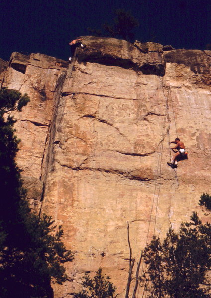 Pick your sport lead or top-rope at Shelf Road, photo: Bob Horan.