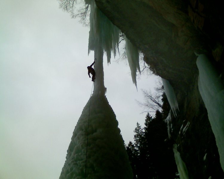 Eric climbing the Fang on 2/9/9.  The conditions were 5++.