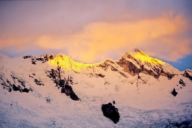 Millishraju at sunset from Moraine camp, Alpamayo.