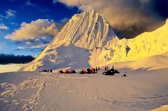 Alpamayo and  col camp.