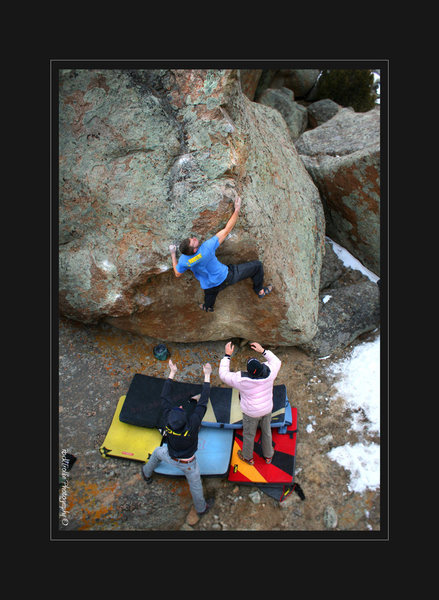 Jesse Brown pushin through the sharp V6 boulder problem- Black Pearl/Wave of Mutilation.