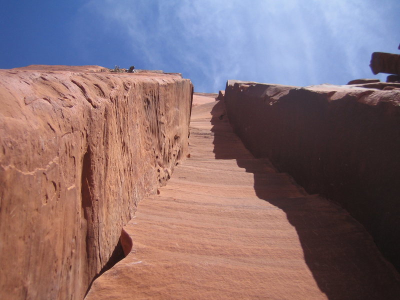 Looking up the 3rd pitch stembox. Amazingly fun feature to climb.