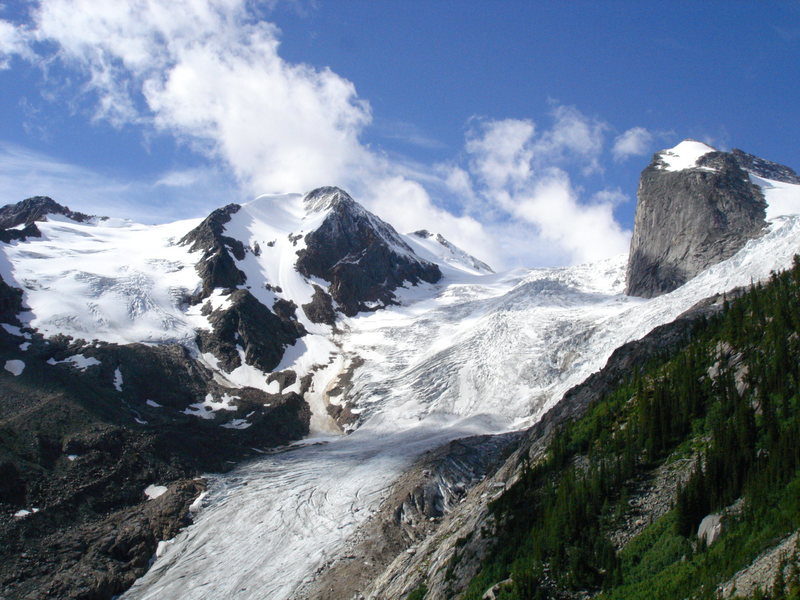 Great view of the valley heading into the park