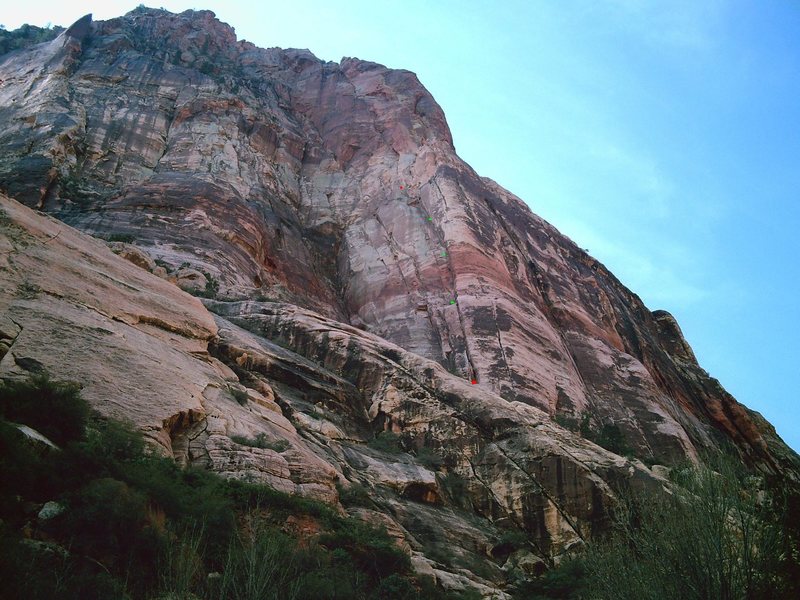 X-15 from the drainage. The beginning and end of the route are marked in red, other belays are marked in green.