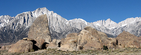 The Shark's Fin and Sierra Crest.<br>
Photo by Blitzo.