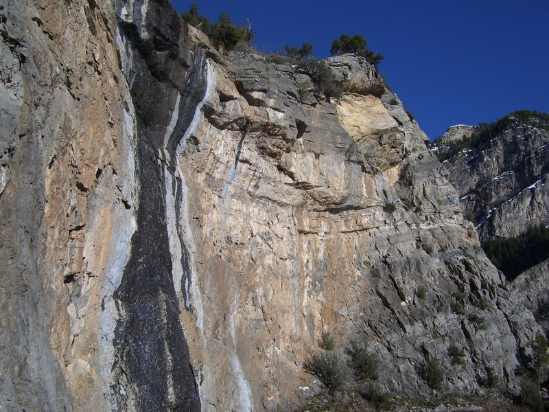 The far right side of the Waterfall Wall. Skywalkwer is the ridge that marks the right edge of the wall.