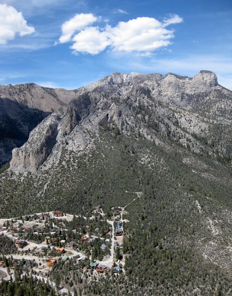 One of my favorite views of Mummy Mountain is from the Cathedral Rock summit.<br>
<br>
Taken 4/21/09