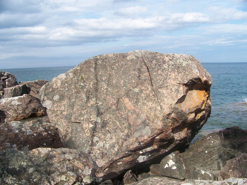 Overhang boulder